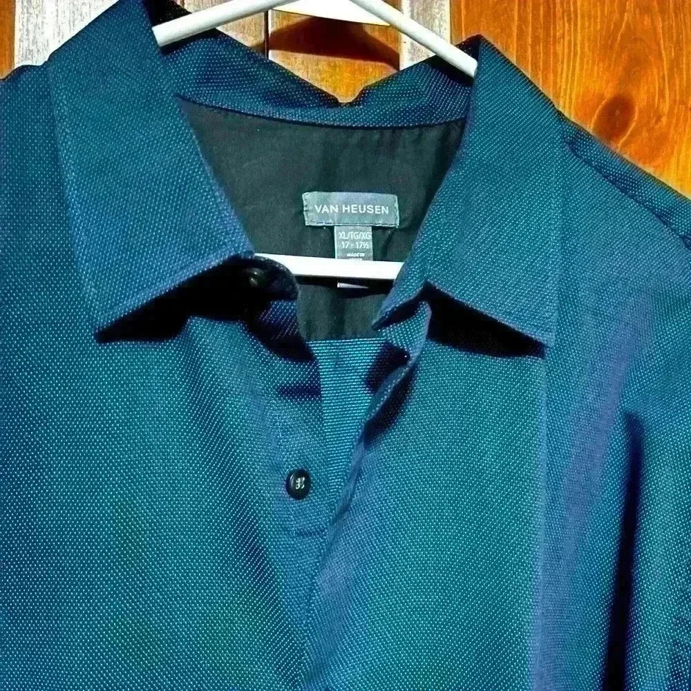 Men’s Van Heusen button down - XL